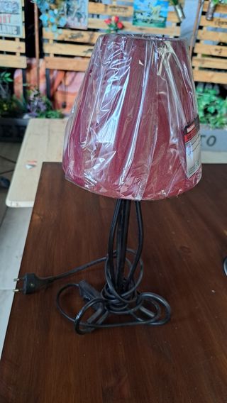Lámparas de mesita de noche rojas