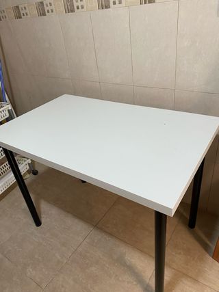 Mesa blanca madera patas negras