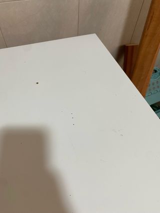 Mesa blanca madera patas negras