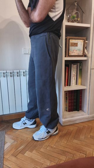 Pantalón chándal Scuffers gris talla M