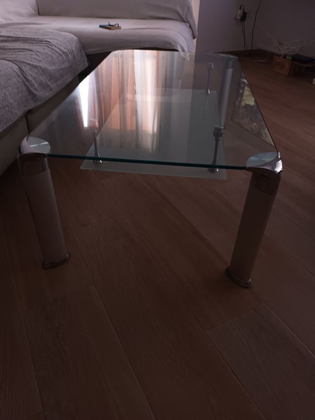 Mesa de centro de cristal y metal