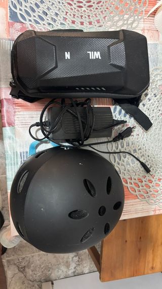 Monopatín Eléctrico con Cargador y Casco