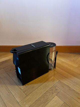 Cafetera Nespresso Essenza Negra