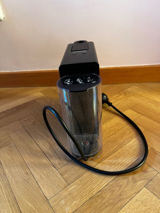 Cafetera Nespresso Essenza Negra