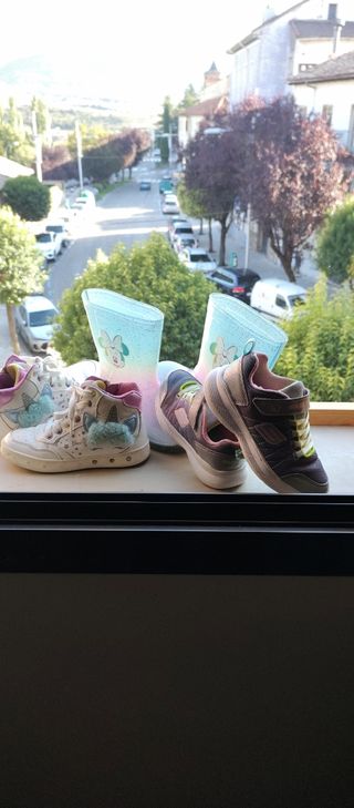 Lote Zapatillas y Botas Niña Talla 31