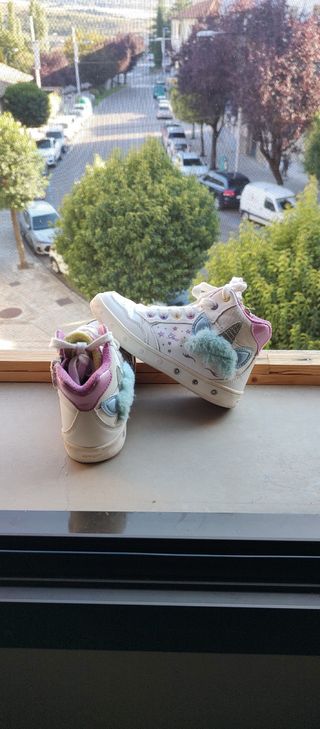Lote Zapatillas y Botas Niña Talla 31