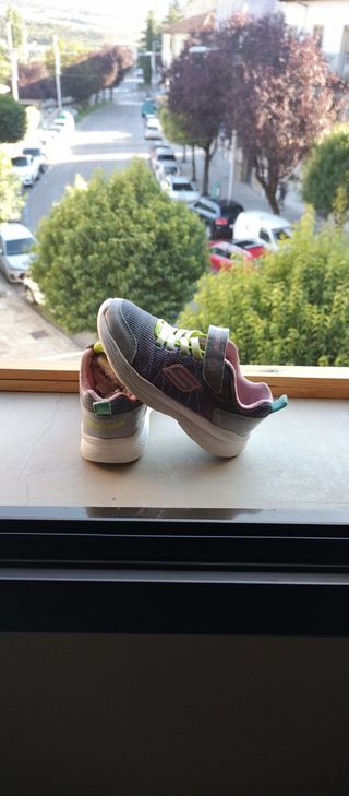 Lote Zapatillas y Botas Niña Talla 31