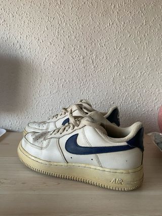 Deportivas Nike Air Force 1 Blancas y Azules