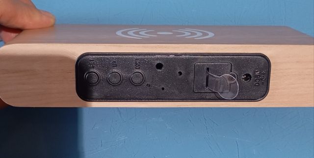 Reloj Despertador Cargador Inalámbrico Madera