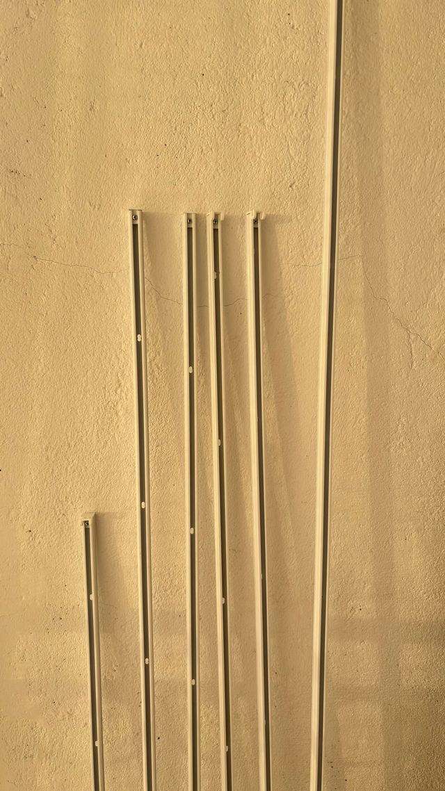 Conjunto de rieles para cortinas blancos