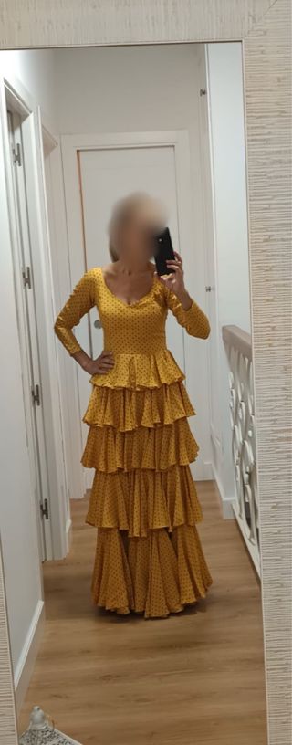 Traje Flamenca Amarillo Lunares Negros