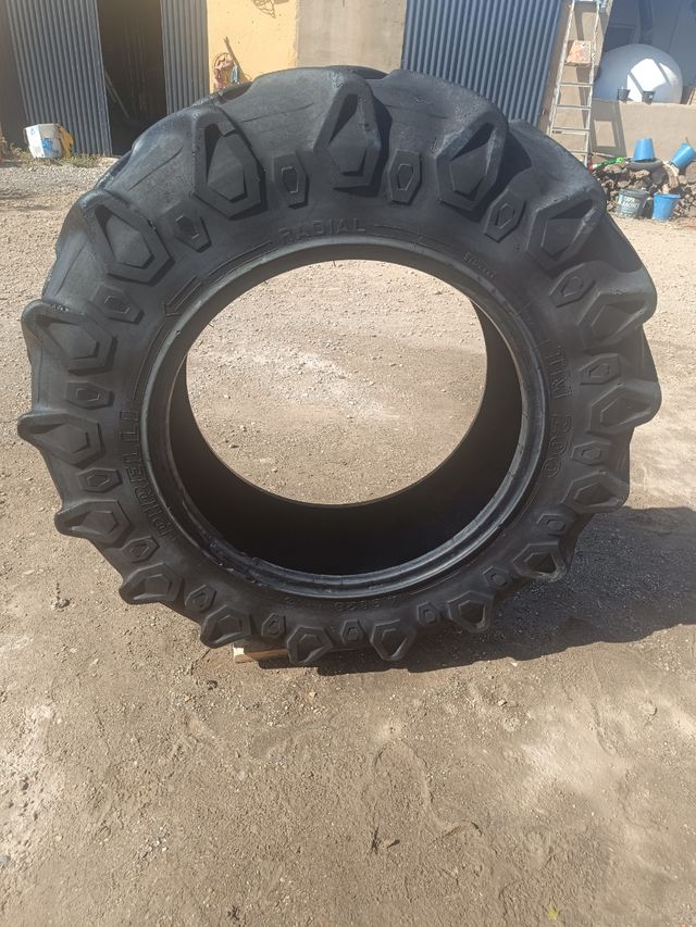 Rueda Tractor Pirelli TM 200 14.9 R28