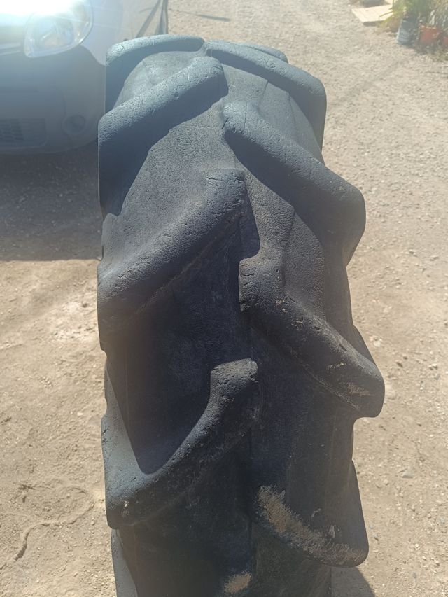 Rueda Tractor Pirelli TM 200 14.9 R28