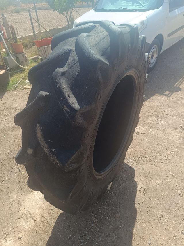 Rueda Tractor Pirelli TM 200 14.9 R28
