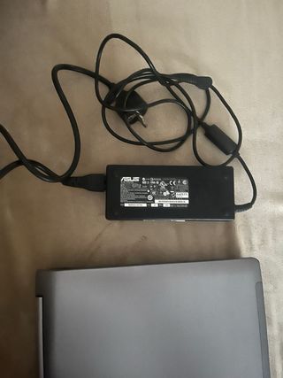 Portátil ASUS i7 6GB RAM 256GB SSD GEFORCE