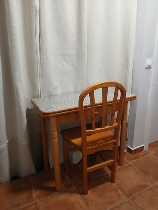 MESA Y SILLA