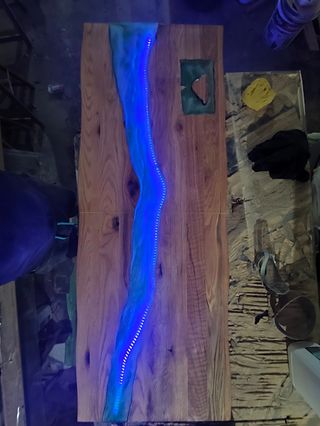 Mesa o cabezal de resina epoxi con luces LED