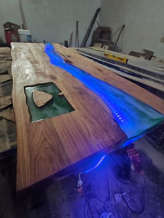 Mesa o cabezal de resina epoxi con luces LED