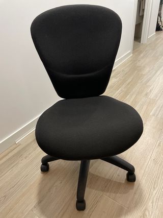 Silla de escritorio negra sin estrenar