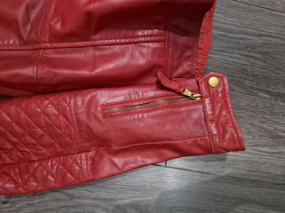 Chaqueta Piel Roja Talla S Zara.