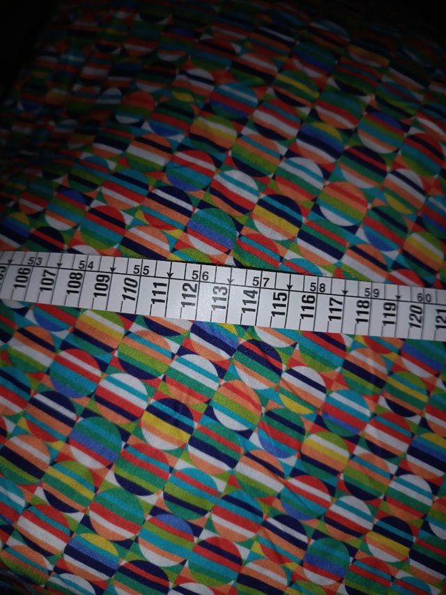 Tela algodón estampada círculos multicolores 210x1