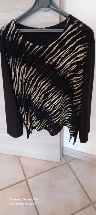 Maglia donna manica lunga nera e oro
