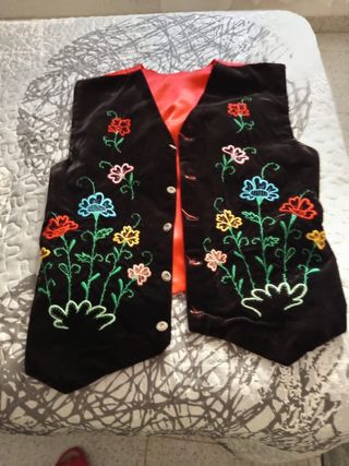 Chaleco San Isidro niño bordado. Hecho a mano.