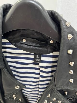 Chaqueta Zara tachuelas y parches