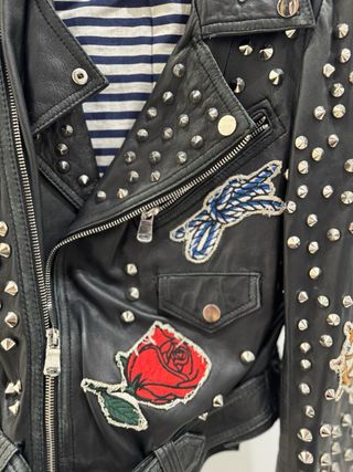 Chaqueta Zara tachuelas y parches