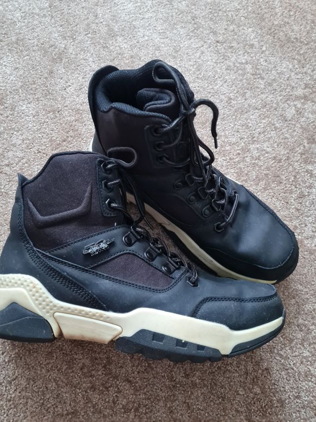 Botas hombre negras T40