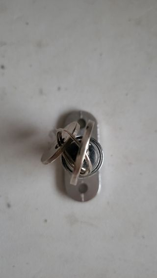 Cerradura de armario con 2 llaves