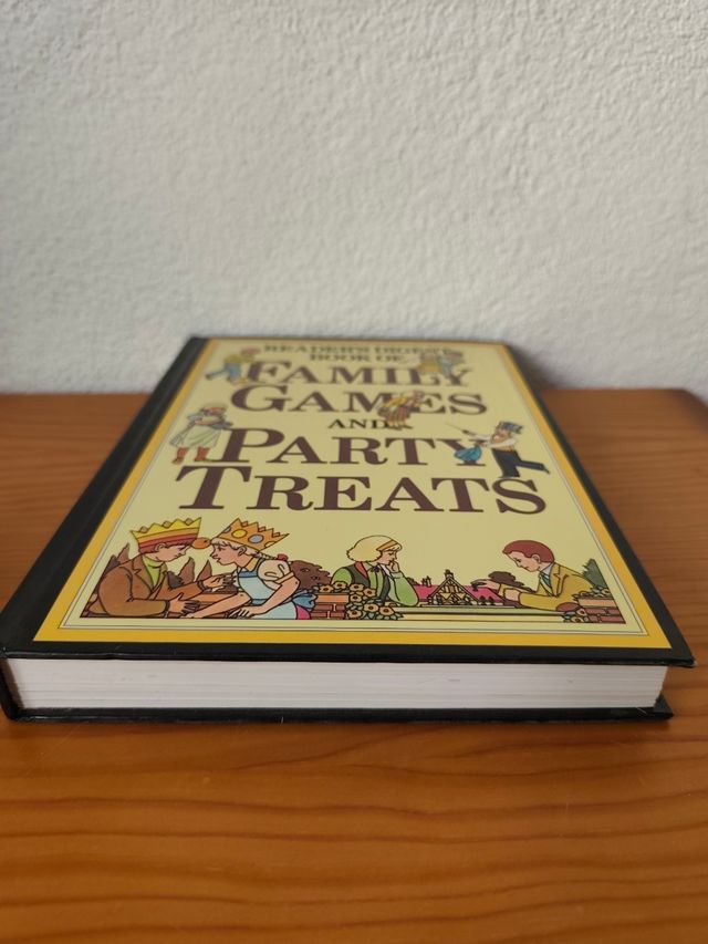 Readers Digest book of family games and party t...
