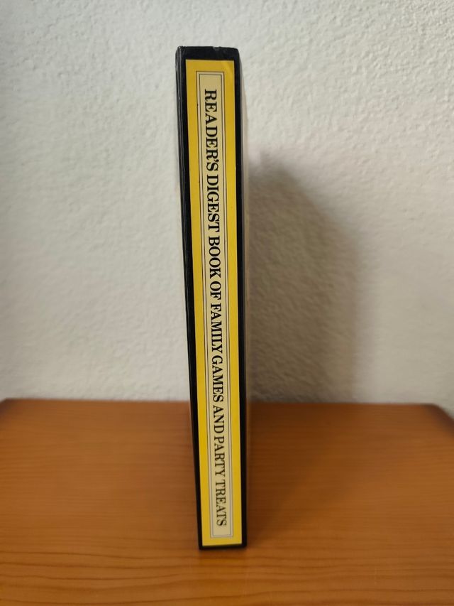 Readers Digest book of family games and party t...