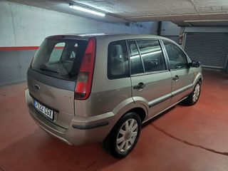 Ford Fusion 2004