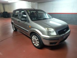 Ford Fusion 2004