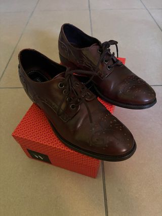 Zapatos de cordones marrones. no hago envíos