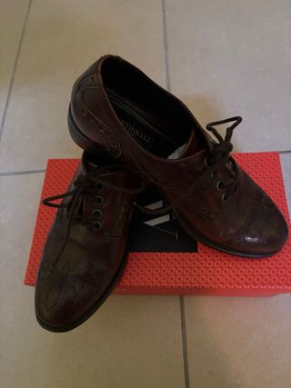 Zapatos de cordones marrones. no hago envíos