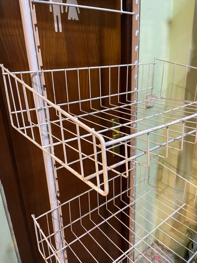 Expositor metálico com 3 cestos