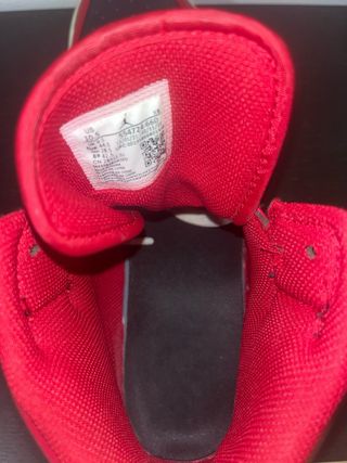 Jordan 1 Mid Rosse e Nere