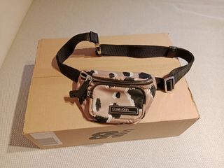 Riñonera Calvin Klein Beige y Negra