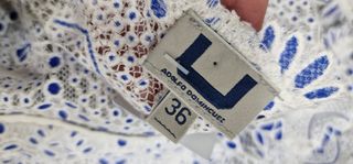 Vestido blanco y azul con encaje Adolfo Domínguez