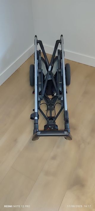 Trío Inglesina Silla + Capazo + Maxicosi