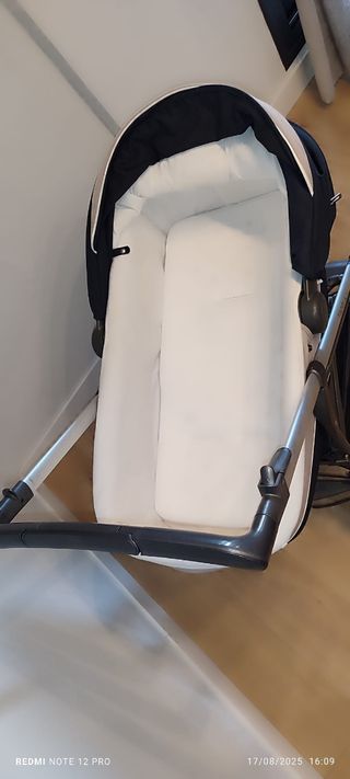 Trío Inglesina Silla + Capazo + Maxicosi