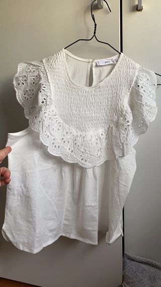 Top de Mango. Sin mangas. Nuevo sin estrenar. Sola