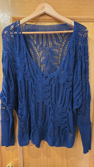 Jersey de punto azul calado