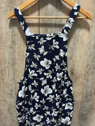 Vestido, peto con flores