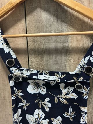 Vestido, peto con flores
