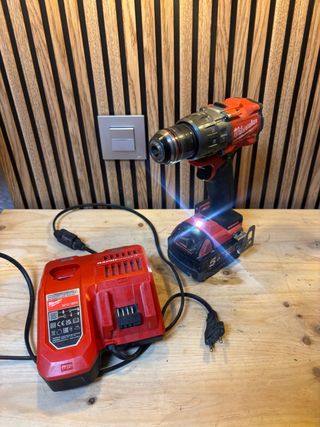 Taladro Milwaukee FPD3 + Cargador