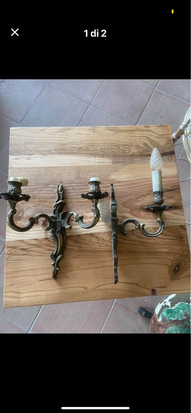 Applique da parete in metallo dorato