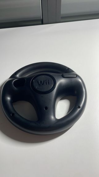 Nintendo Wii Negra con Volante y 2 mandos